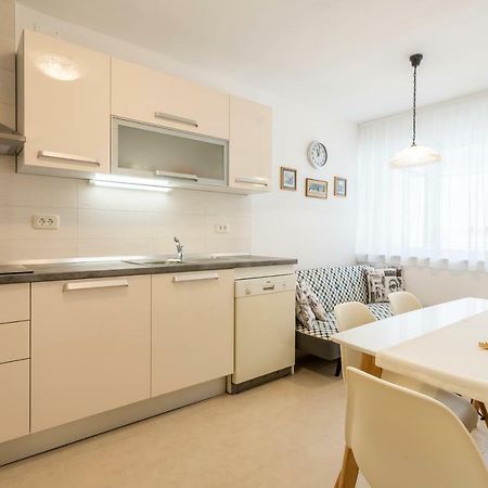 Modern Apartment Near The Beach And Center Of Сплит Екстериор снимка