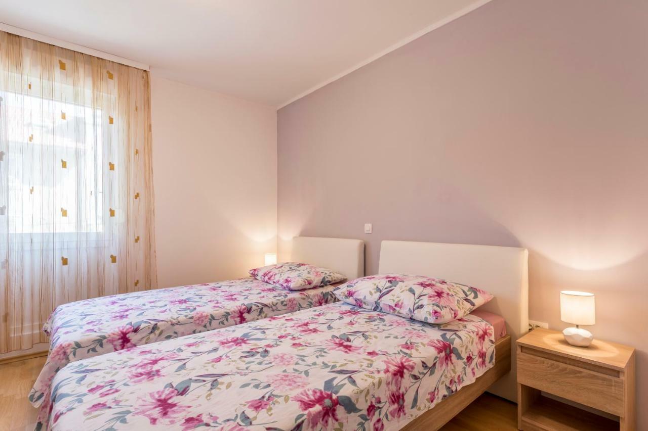 Modern Apartment Near The Beach And Center Of Сплит Екстериор снимка