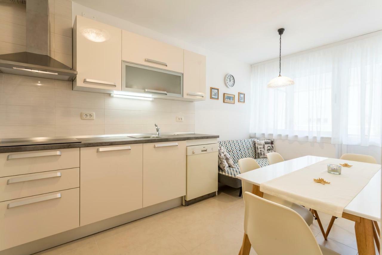 Modern Apartment Near The Beach And Center Of Сплит Екстериор снимка