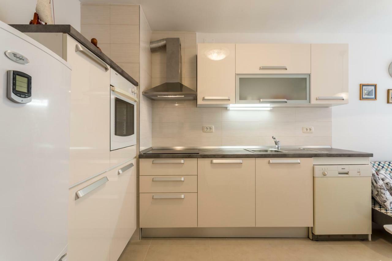 Modern Apartment Near The Beach And Center Of Сплит Екстериор снимка